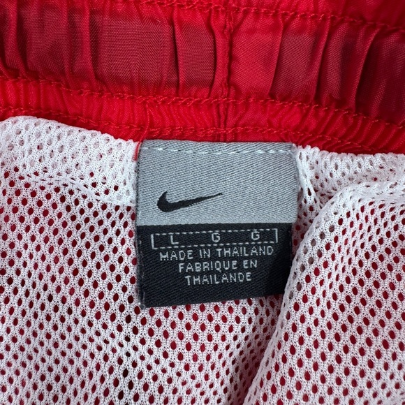 Vintage Nike Trunk Shorts L Red 90s Swoosh Mesh Lined Nylon Swimwear Running Y2K - Picture 7 of 12